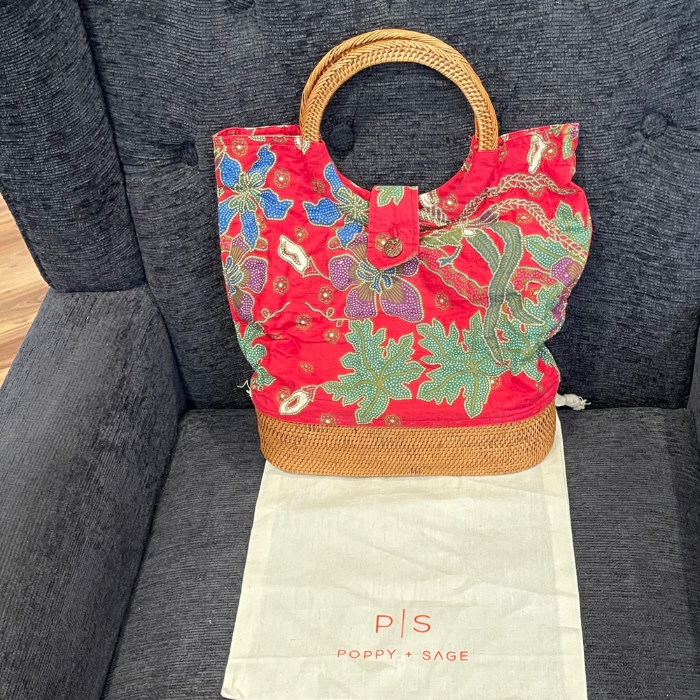NWOT...Poppy ➕ Sage Red Floral Woven Handle Tote & Base